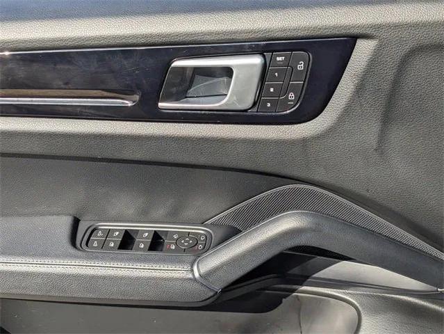 Photo of 2022 Black Porsche Cayenne