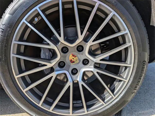 Photo of 2022 Black Porsche Cayenne