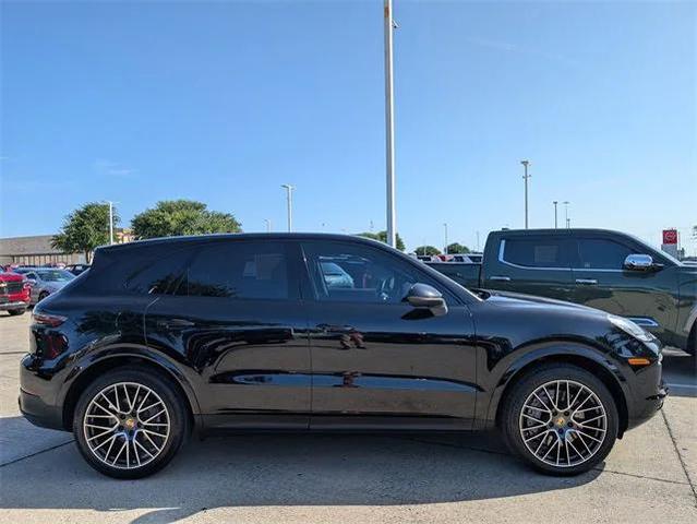 Photo of 2022 Black Porsche Cayenne