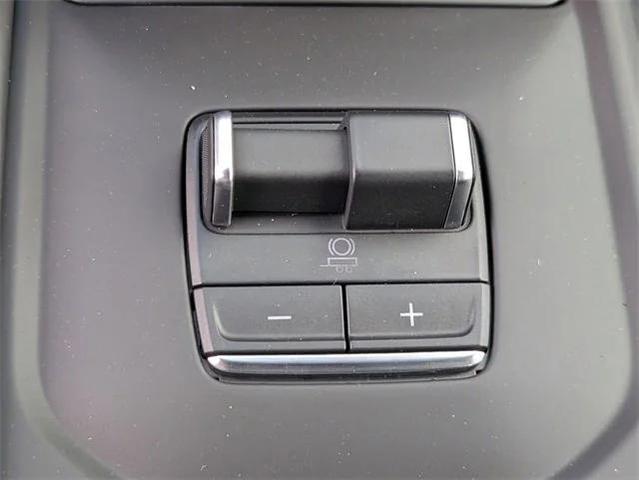 Photo of 2025 Summit White GMC Sierra 1500