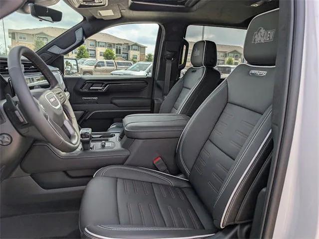 Photo of 2025 Summit White GMC Sierra 1500