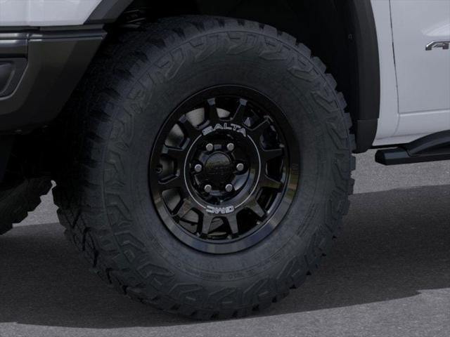 Photo of 2025 Summit White GMC Sierra 1500