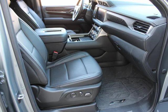 Photo of 2023 Sterling Metallic GMC Yukon