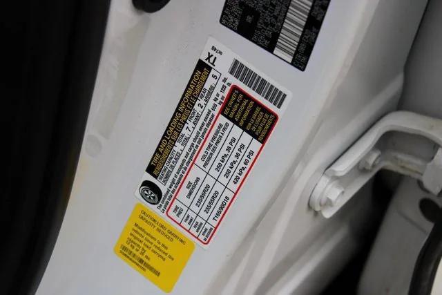 Photo of 2023 White Toyota Highlander