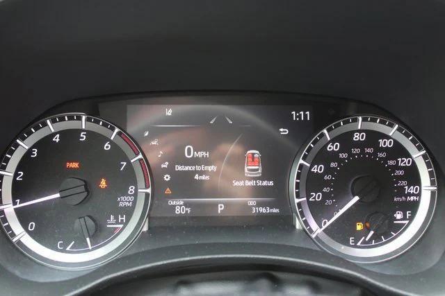 Photo of 2023 White Toyota Highlander