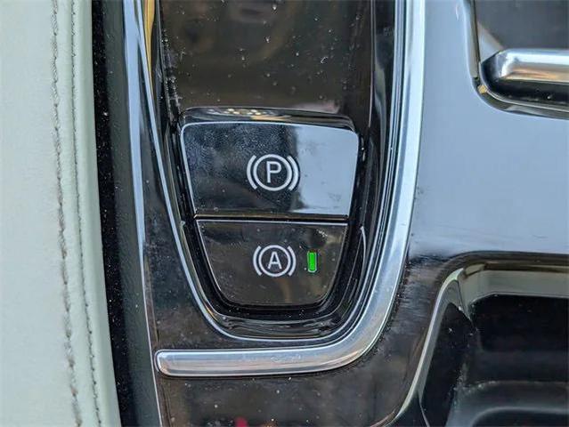 Photo of 2024 Bright Dusk Metallic Volvo S60 Recharge Plug-In Hybrid