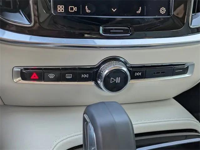 Photo of 2024 Bright Dusk Metallic Volvo S60 Recharge Plug-In Hybrid