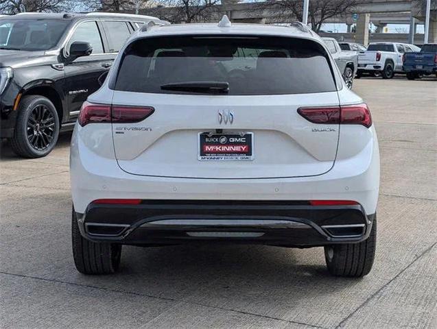 Photo of 2025 White Frost Tricoat Buick Envision
