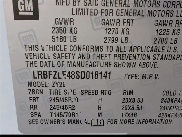 Photo of 2025 White Frost Tricoat Buick Envision