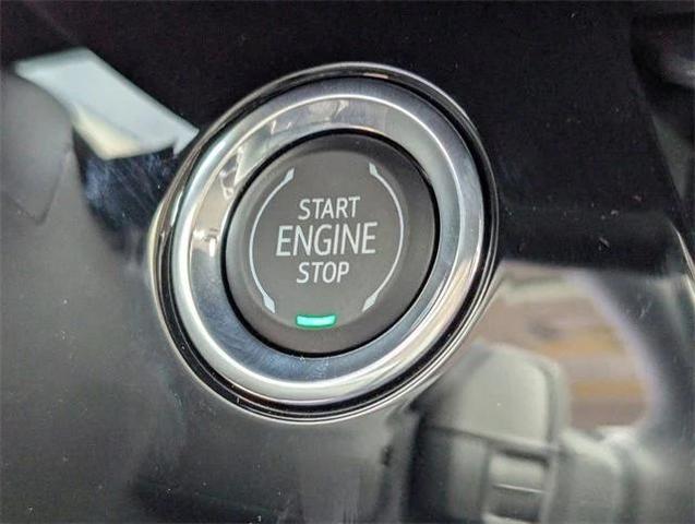 Photo of 2025 White Frost Tricoat Buick Envision