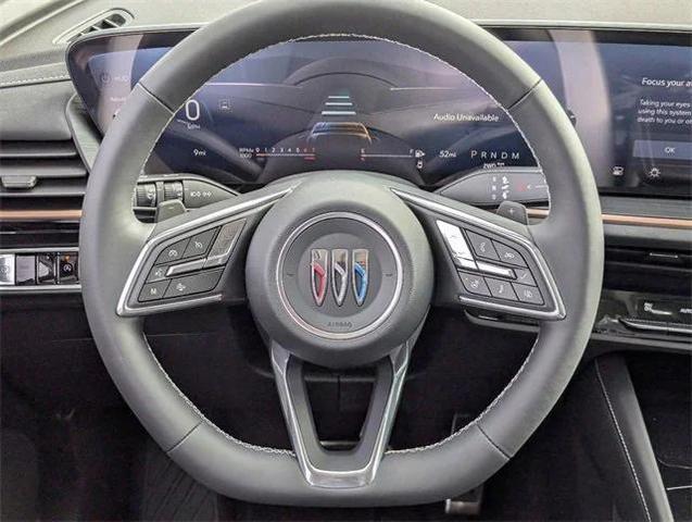 Photo of 2025 White Frost Tricoat Buick Envision