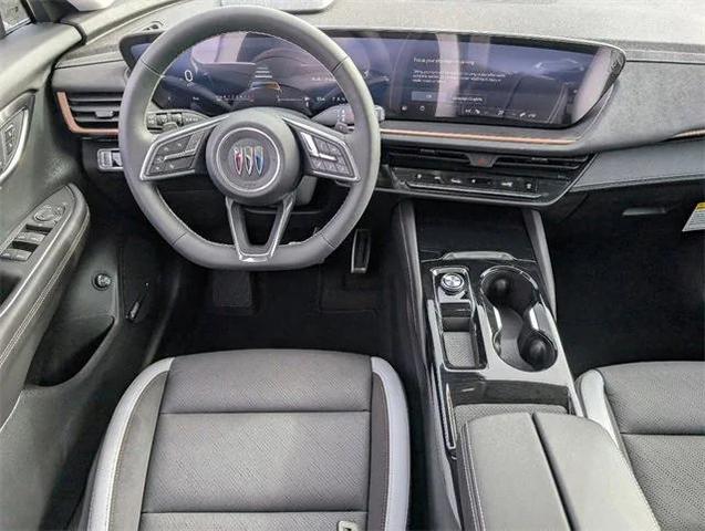 Photo of 2025 White Frost Tricoat Buick Envision