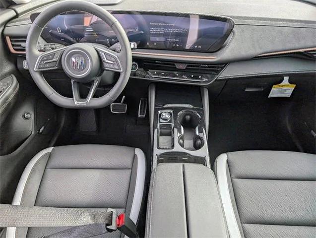 Photo of 2025 White Frost Tricoat Buick Envision