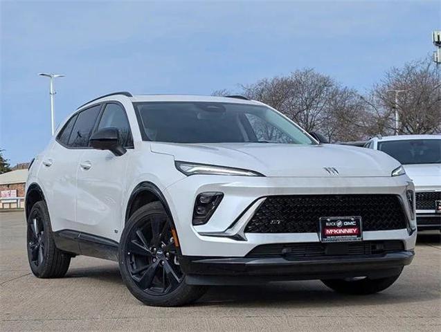Photo of 2025 White Frost Tricoat Buick Envision