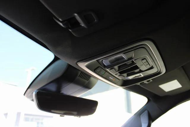 Photo of 2024 Iridescent Pearl Tricoat Chevrolet Silverado 1500