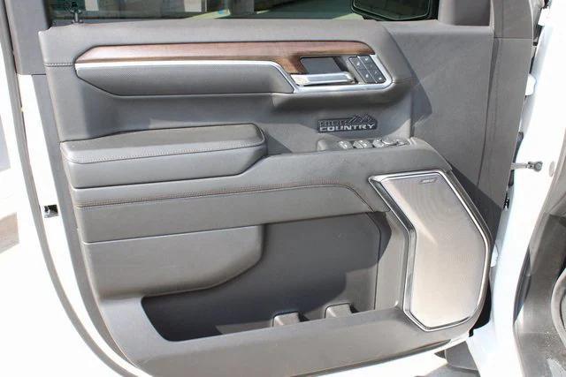 Photo of 2024 Iridescent Pearl Tricoat Chevrolet Silverado 1500