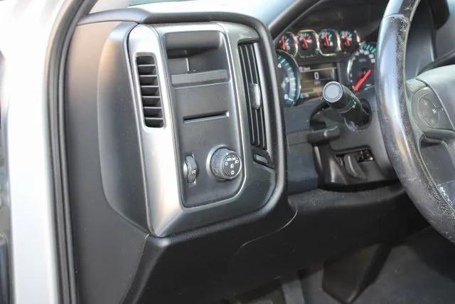 Photo of 2018 Silver Ice Metallic Chevrolet Silverado 1500