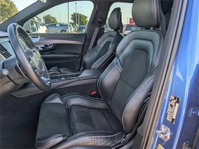 Photo of 2018 Bursting Blue Metallic Volvo XC90