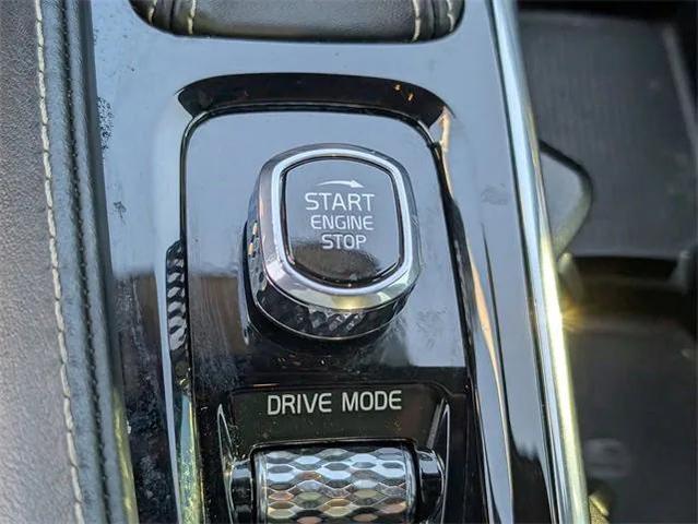Photo of 2018 Bursting Blue Metallic Volvo XC90