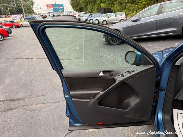 Photo of 2017 Pacific Blue Volkswagen Tiguan