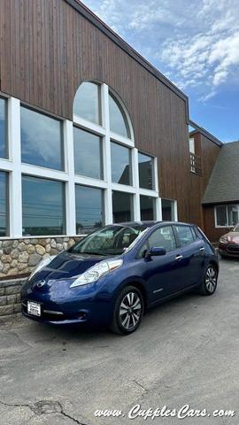 Photo of 2016 Gray Nissan Leaf