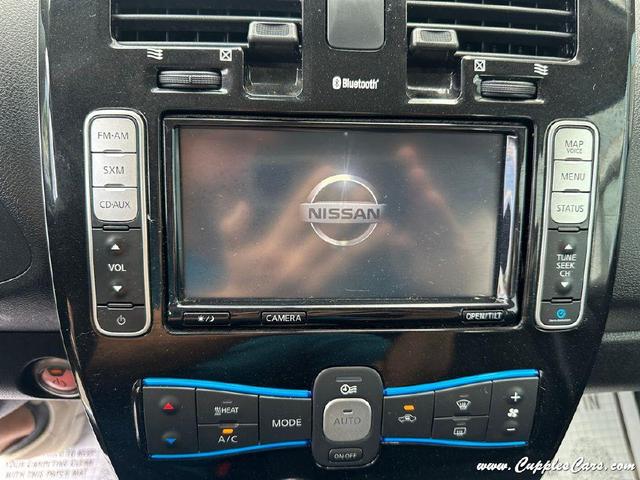 Photo of 2016 Gray Nissan Leaf