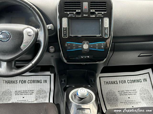 Photo of 2016 Gray Nissan Leaf
