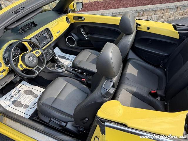 Photo of 2014 Yellow Volkswagen Beetle
