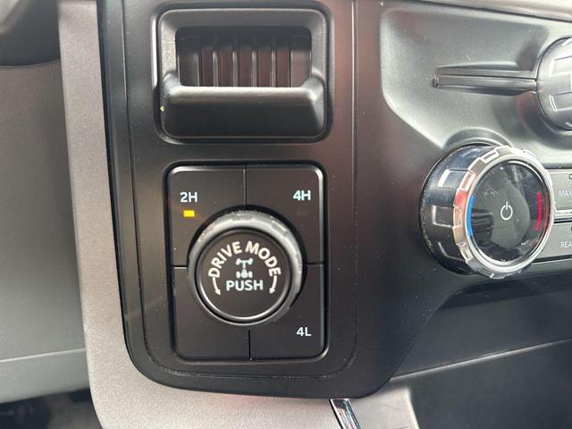 Photo of 2024 Agate Black Metallic Ford F-150