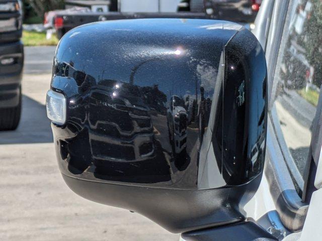 Photo of 2022 Alpine White Clearcoat Jeep Renegade