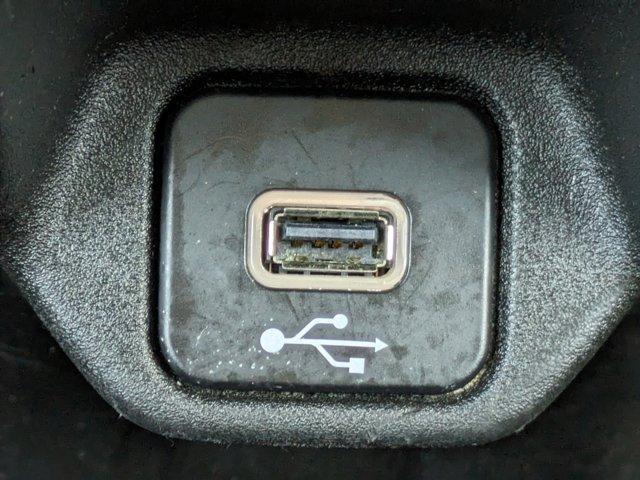 Photo of 2022 Alpine White Clearcoat Jeep Renegade