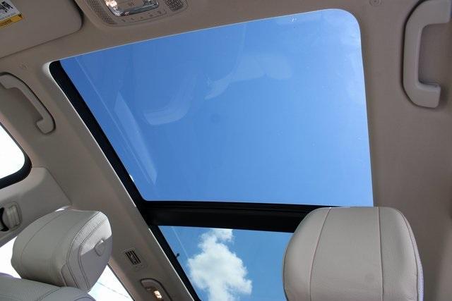 Photo of 2024 Polar White Mercedes-Benz GLS 580