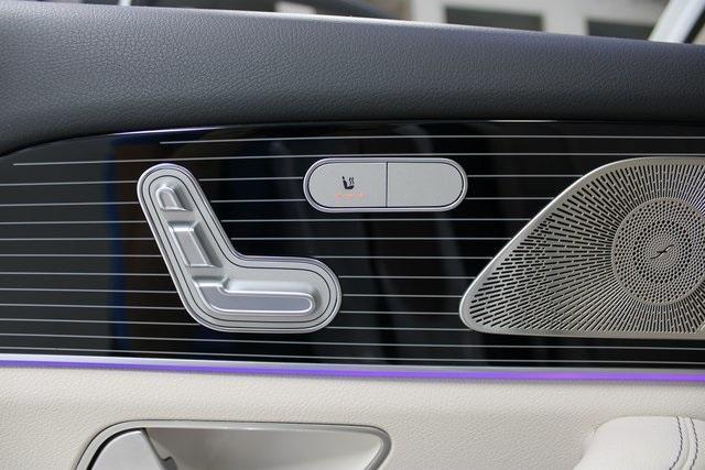Photo of 2024 Polar White Mercedes-Benz GLS 580