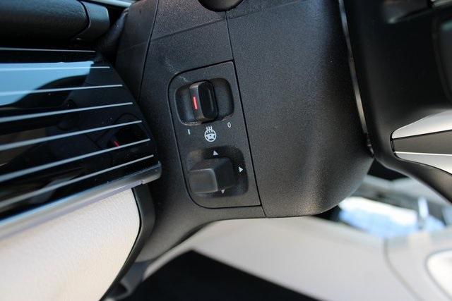 Photo of 2024 Polar White Mercedes-Benz GLS 580