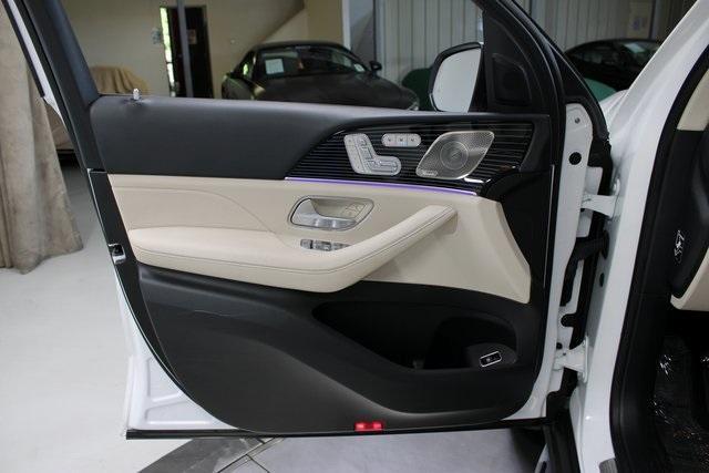 Photo of 2024 Polar White Mercedes-Benz GLS 580