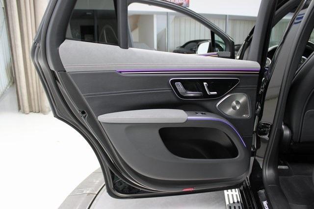 Photo of 2023 Obsidian Black Metallic Mercedes-Benz EQS 580