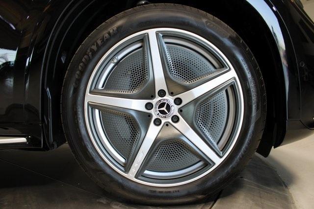 Photo of 2023 Obsidian Black Metallic Mercedes-Benz EQS 580