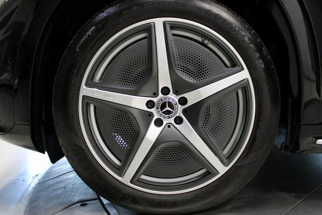 Photo of 2023 Obsidian Black Metallic Mercedes-Benz EQS 580