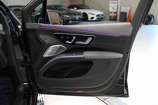 Photo of 2023 Obsidian Black Metallic Mercedes-Benz EQS 580