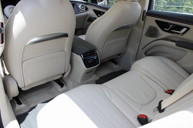 Photo of 2024 Emerald Green Metallic Mercedes-Benz EQS 450