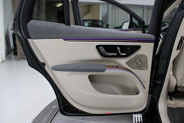Photo of 2024 Emerald Green Metallic Mercedes-Benz EQS 450