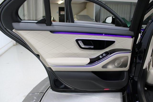 Photo of 2023 Nautical Blue Metallic Mercedes-Benz S-Class