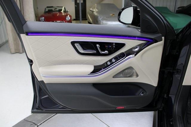 Photo of 2023 Nautical Blue Metallic Mercedes-Benz S-Class