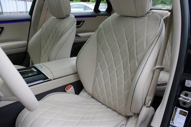 Photo of 2023 Nautical Blue Metallic Mercedes-Benz S-Class