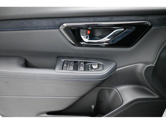 Photo of 2025 Ice Silver Metallic Subaru Forester Hybrid