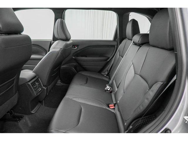 Photo of 2025 Ice Silver Metallic Subaru Forester Hybrid