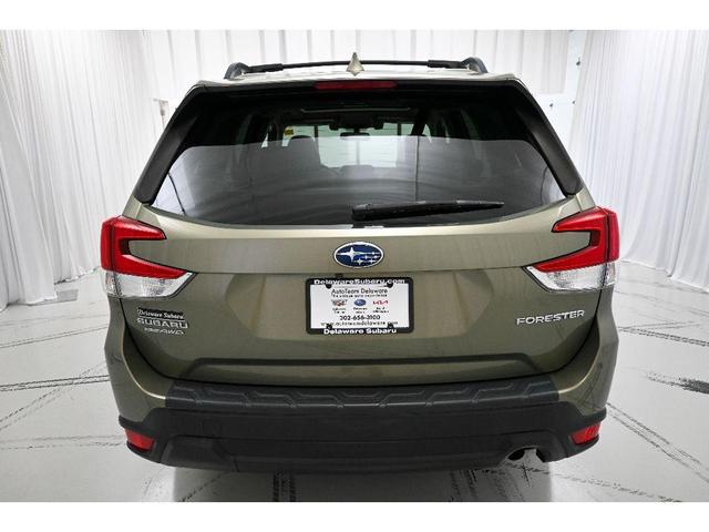 Photo of 2019 Jasper Green Metallic Subaru Forester