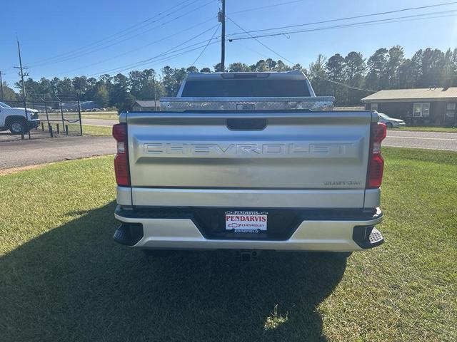 Photo of 2022 Silver Ice Metallic Chevrolet Silverado 1500