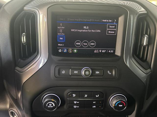 Photo of 2022 Silver Ice Metallic Chevrolet Silverado 1500