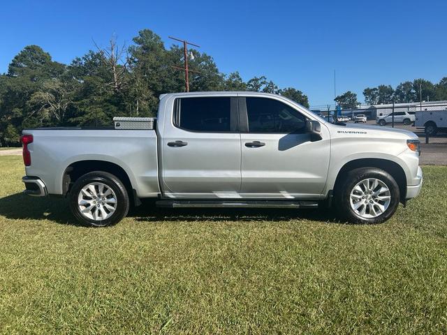 Photo of 2022 Silver Ice Metallic Chevrolet Silverado 1500